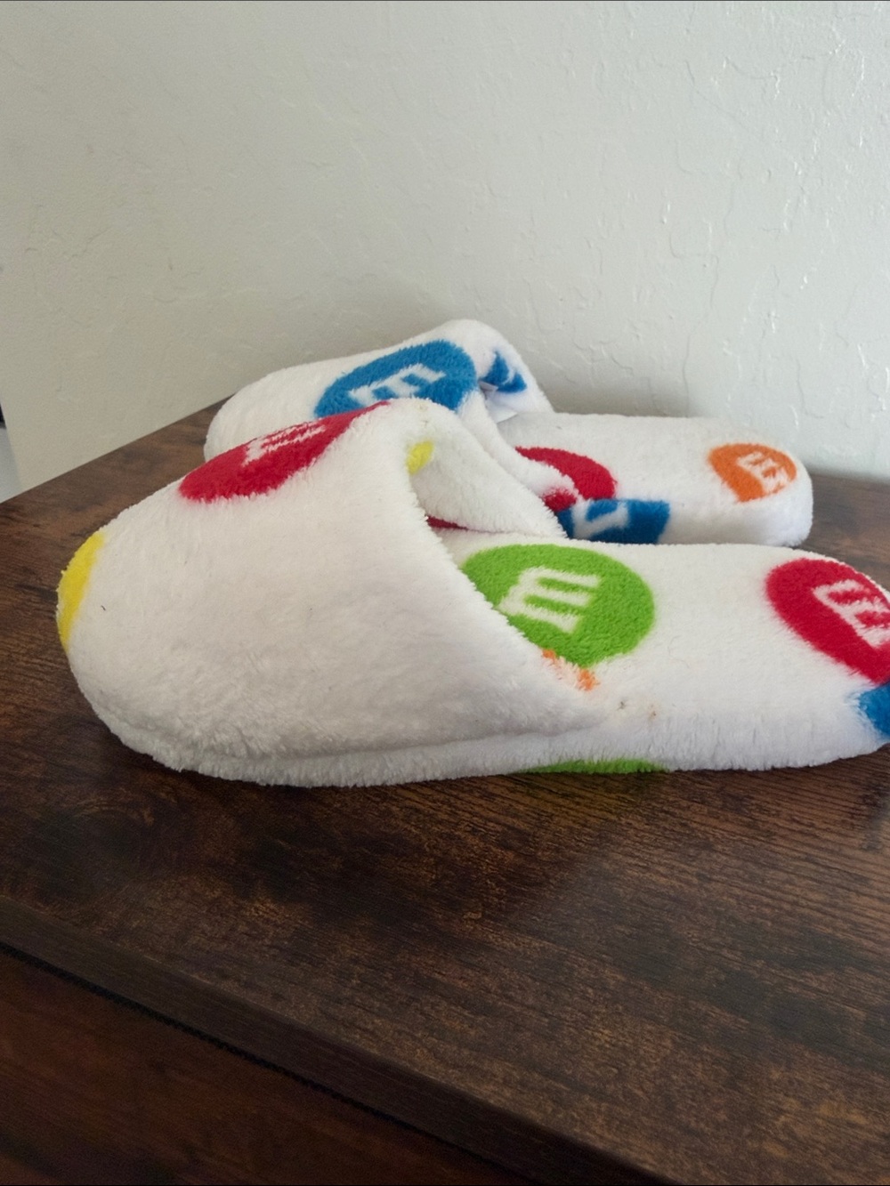 M&M'S White Plush Kids Slippers with Red, Green, Blue, Yellow, Orange M Dots